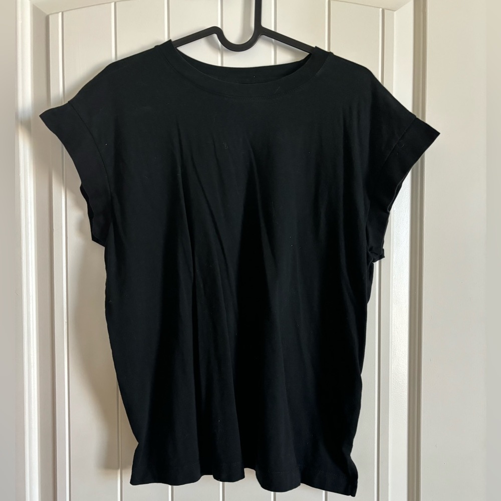 black cute t-shirt